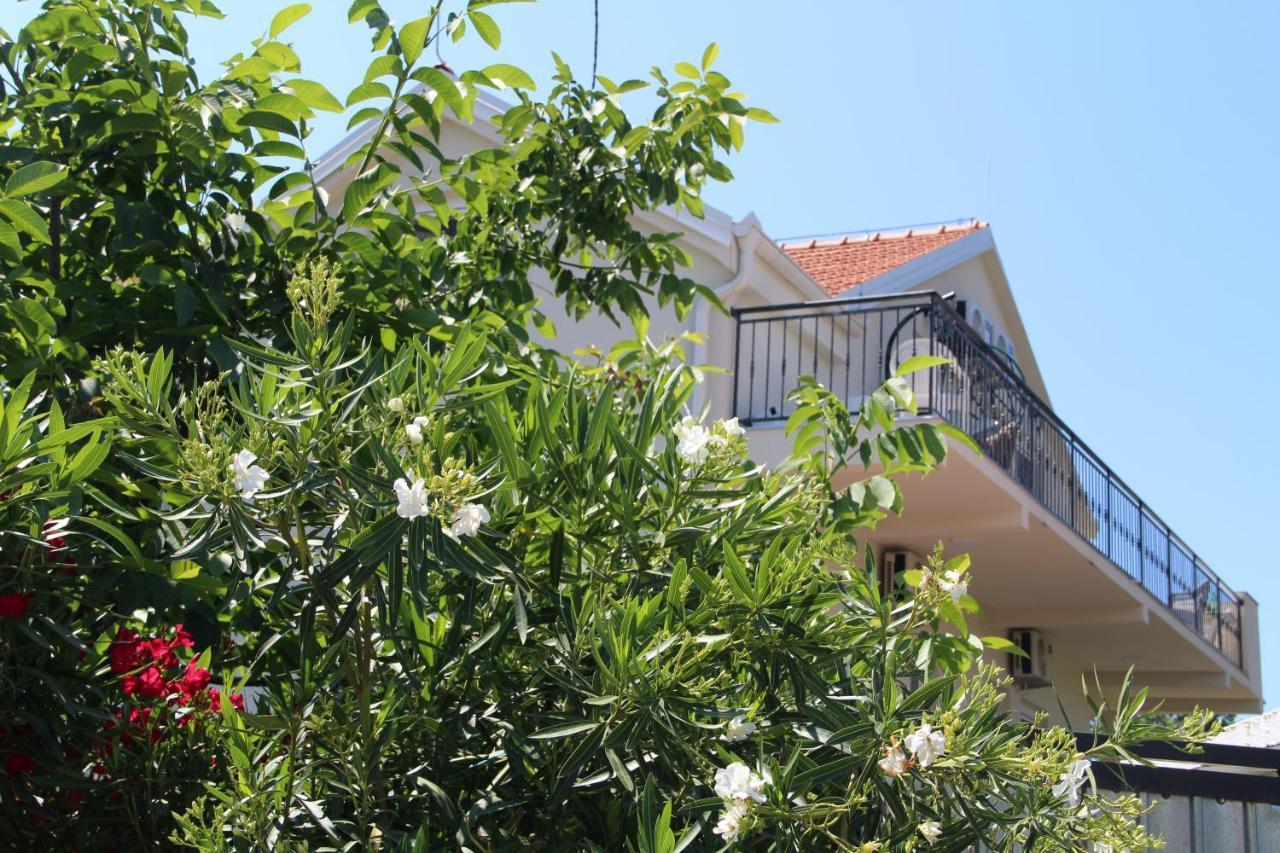 Apartments Lustica Radovici Exterior photo